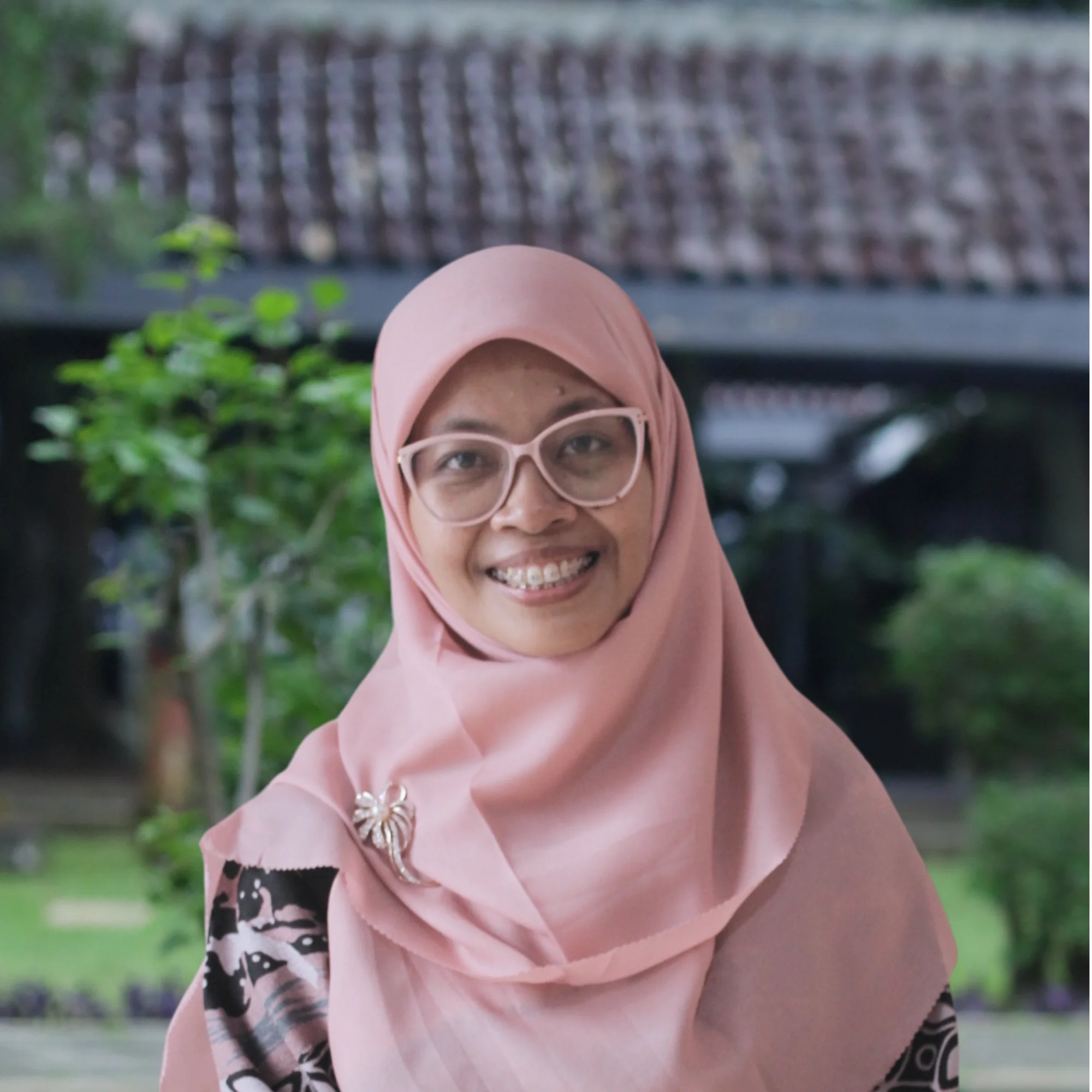 Ira Gustina S.Stat., M.K.M.